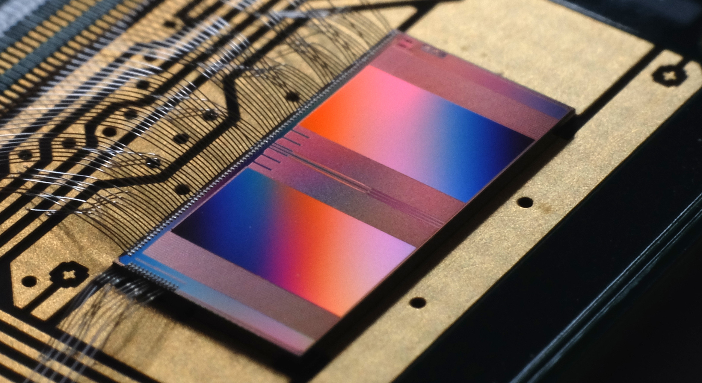 Photo of a bonded HICANN-DLS-SR-HX